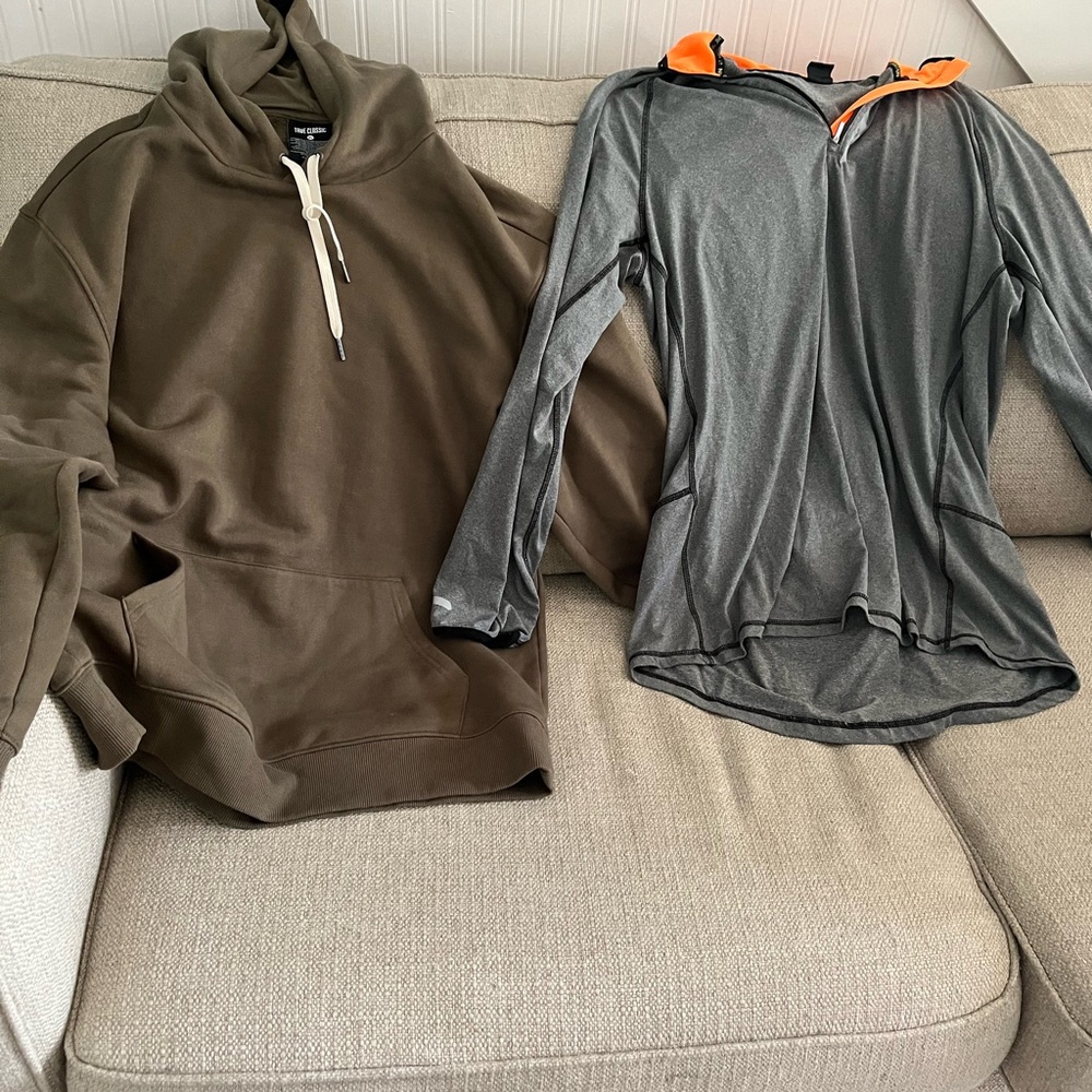 Two Men's Tops True Classic XL